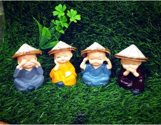 Bộ tư không đội nón lá