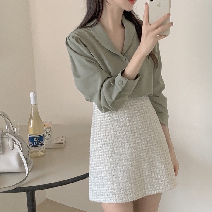 Áo sơ mi dài tay cổ chữ V đính hàng nút ngọt ngào 46453