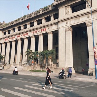 Chân váy xẻ đùi