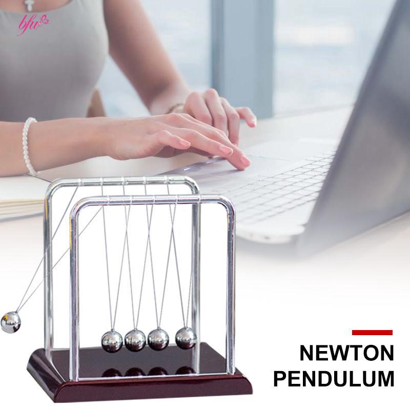 Mô hình con lắc Newton chất liệu kim loại trang trí độc đáo