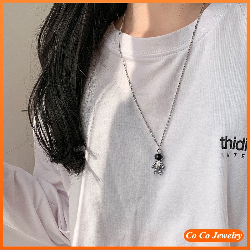Dây chuyền hình phi hành gia thiết kế cá tính