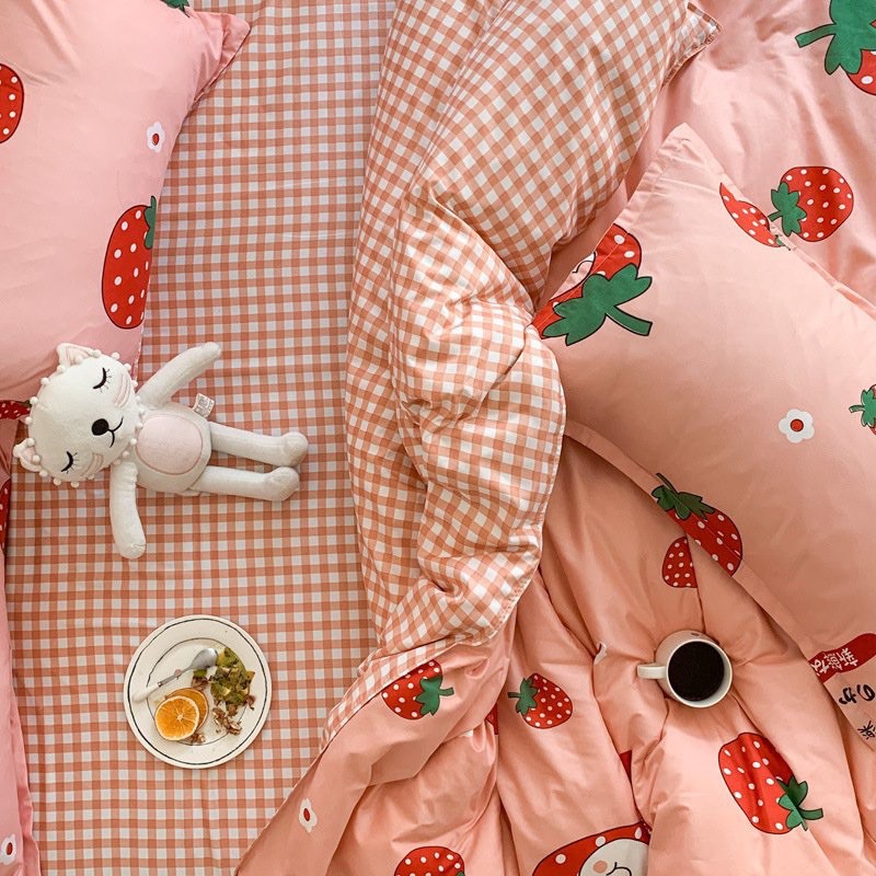 Set chăn ga gối cotton poly - Dâu tây Nhật ( không kèm ruột )