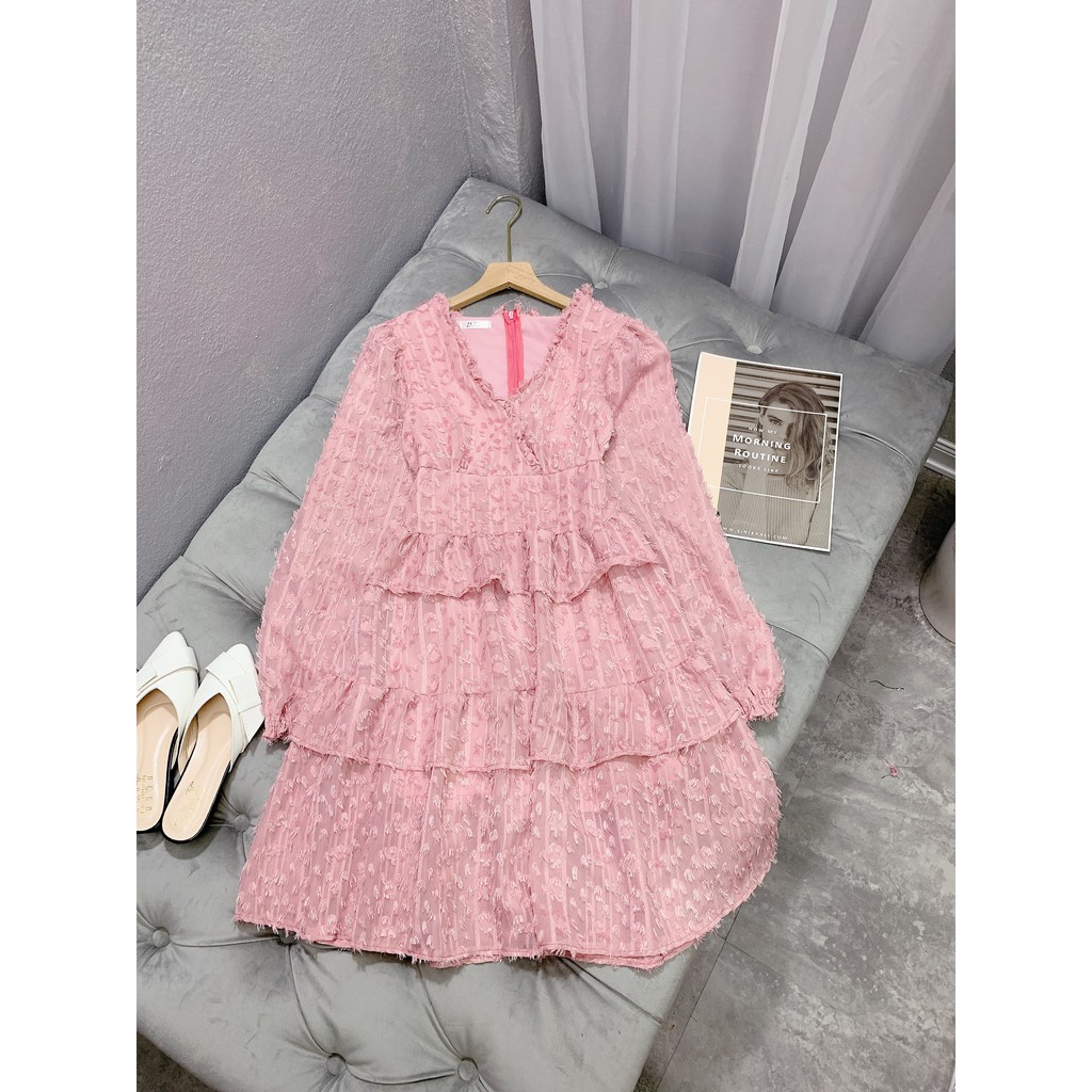 VÁY ĐẦM BỒNG TẦNG MÀU HỒNG CỔ V BÈO SIÊU XINH XẮN | BigBuy360 - bigbuy360.vn