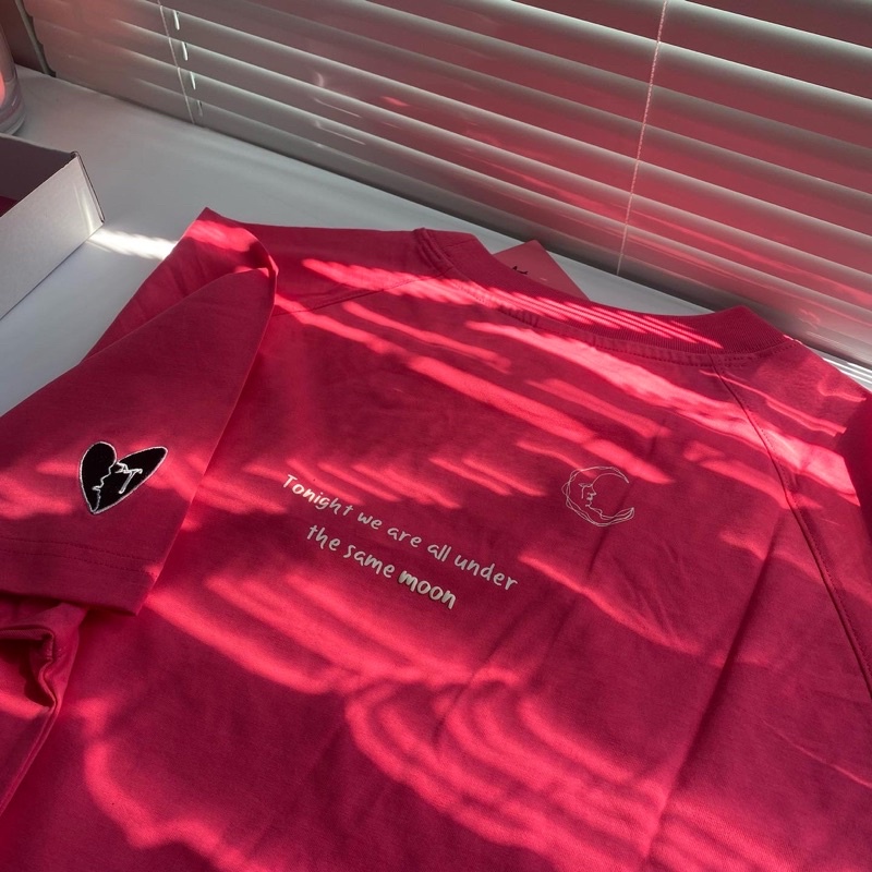 Áo Thun SADLUV TEE VALENTINE Mallard Green &amp; PINK ( Sản Phẩm Đang Được Ưu Đãi Kèm Box và Tote)