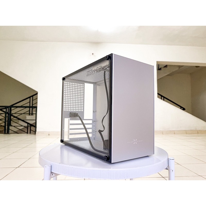 Case iTX, M-ATX ZenZone C2: Full nhôm, kính cường lực, siêu nhỏ gọn