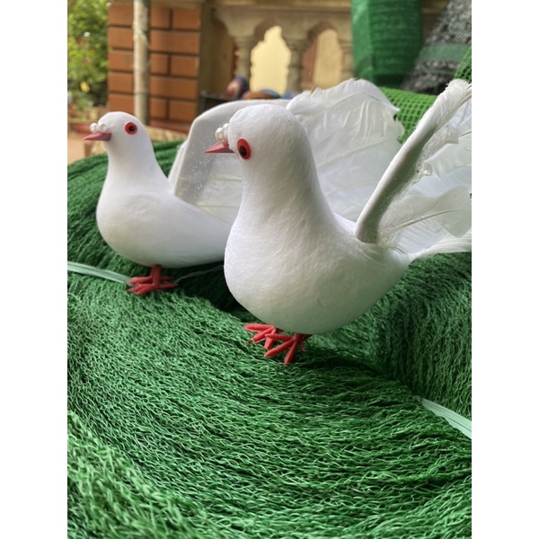 2 Chim bồ câu nhân tạo bằng xốp dùng để trang trí