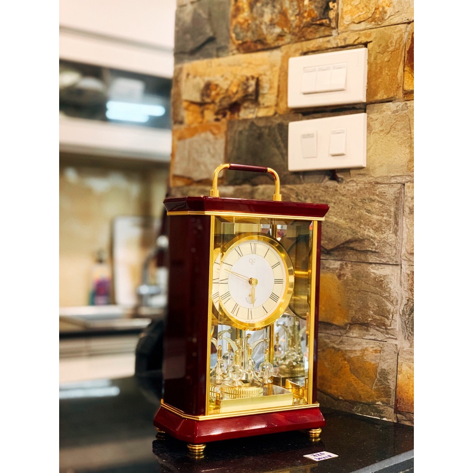 Đồng hồ để bàn Queen Elizabeth gỗ sơn mài Nhật nội địa