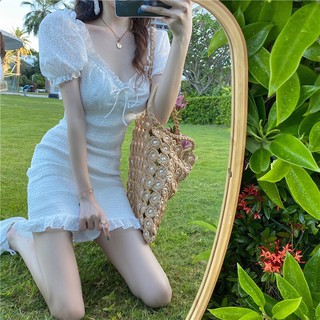Đầm váy trắng ôm nhún chỉ