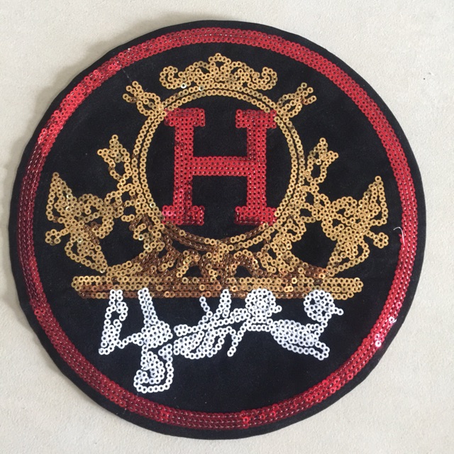 Hình may trang trí váy áo