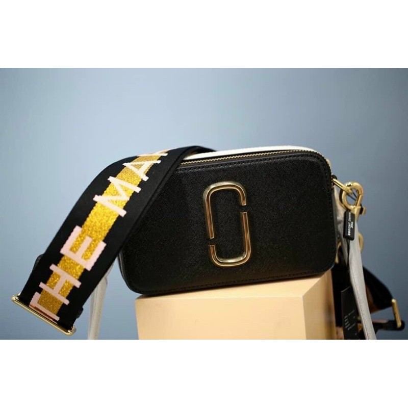 TNS-Túi đeo chéo dáng hộp 2 ngăn dây đeo bản to cá tính Marcie-đen dây vàng kim tuyến