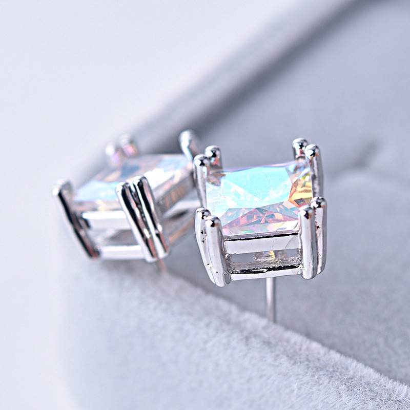 Khuyên Tai Nữ Hình Tam Giác Thời Trang