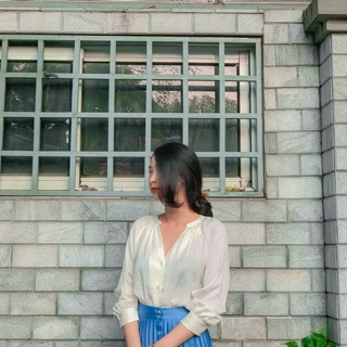 Áo sơ mi H&M cổ chữ V