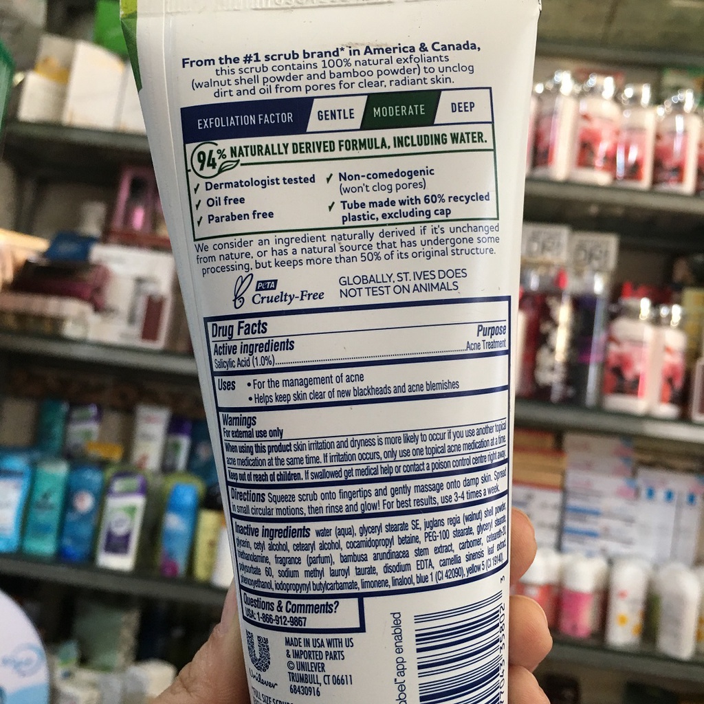 Sữa Rửa Mặt Trà Xanh St-Ives Blackhead Clearing Green Tea Scrub 170g