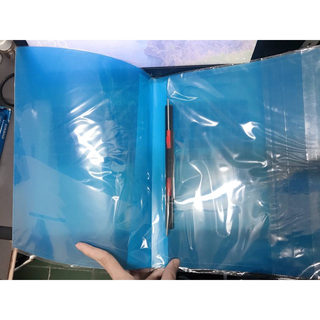 Bìa 1 lò xo A4 ( màu xanh) . Do VPP Hiếu Cường cung cấp