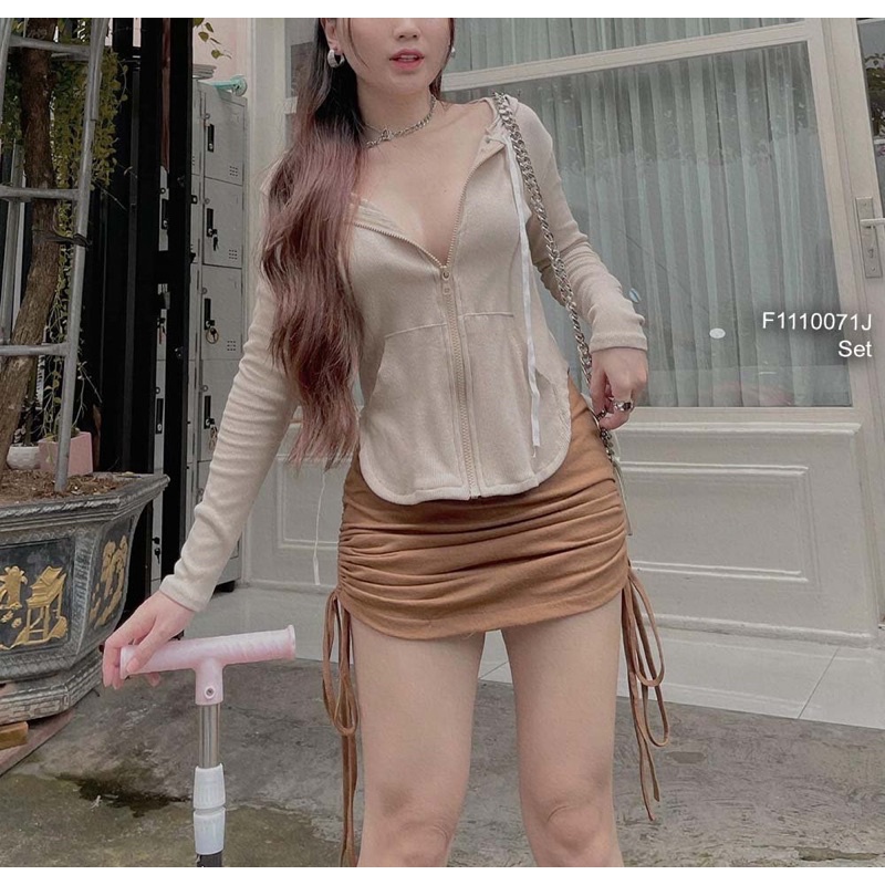 Set áo kéo khóa có nón tay dài phối chân váy ngắn ôm nhún rút dây hai bên sườn!