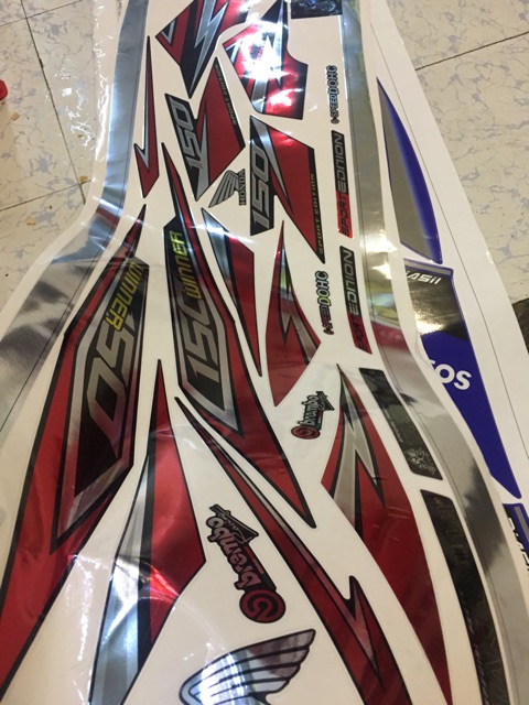 Tem rời Winner Đỏ bạc chrome cao cấp -1