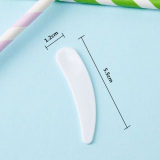 [Ảnh Thật] Muỗng Nhựa Lấy Kem Face - Màu Trắng