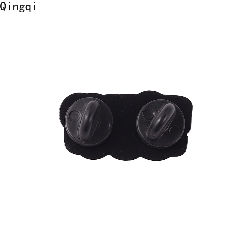 Ghim cài áo Miss Zoe họa tiết in chữ thời trang cho nam và nữ