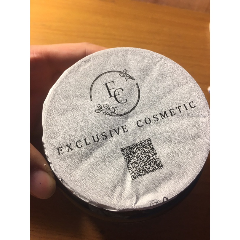 Tẩy tế bào chết toàn thân EXCLUSIVE COSMETICS chiết xuất quế hồi và cafe 380ml