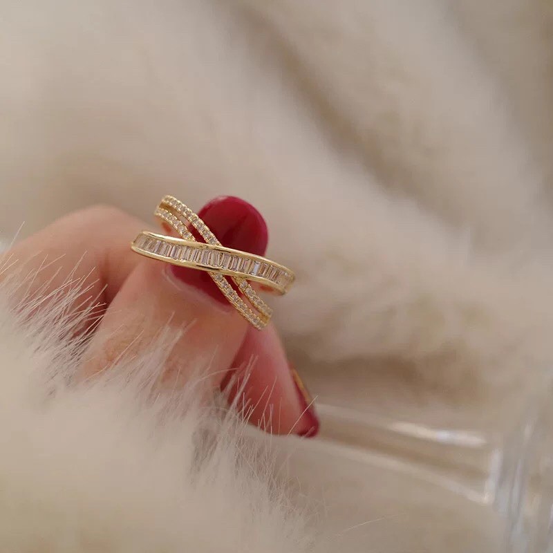 Nhẫn đeo tay thiết kế độc đáo dành cho nữ