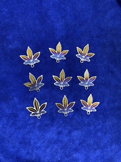 Logo titan hình chiếc lá