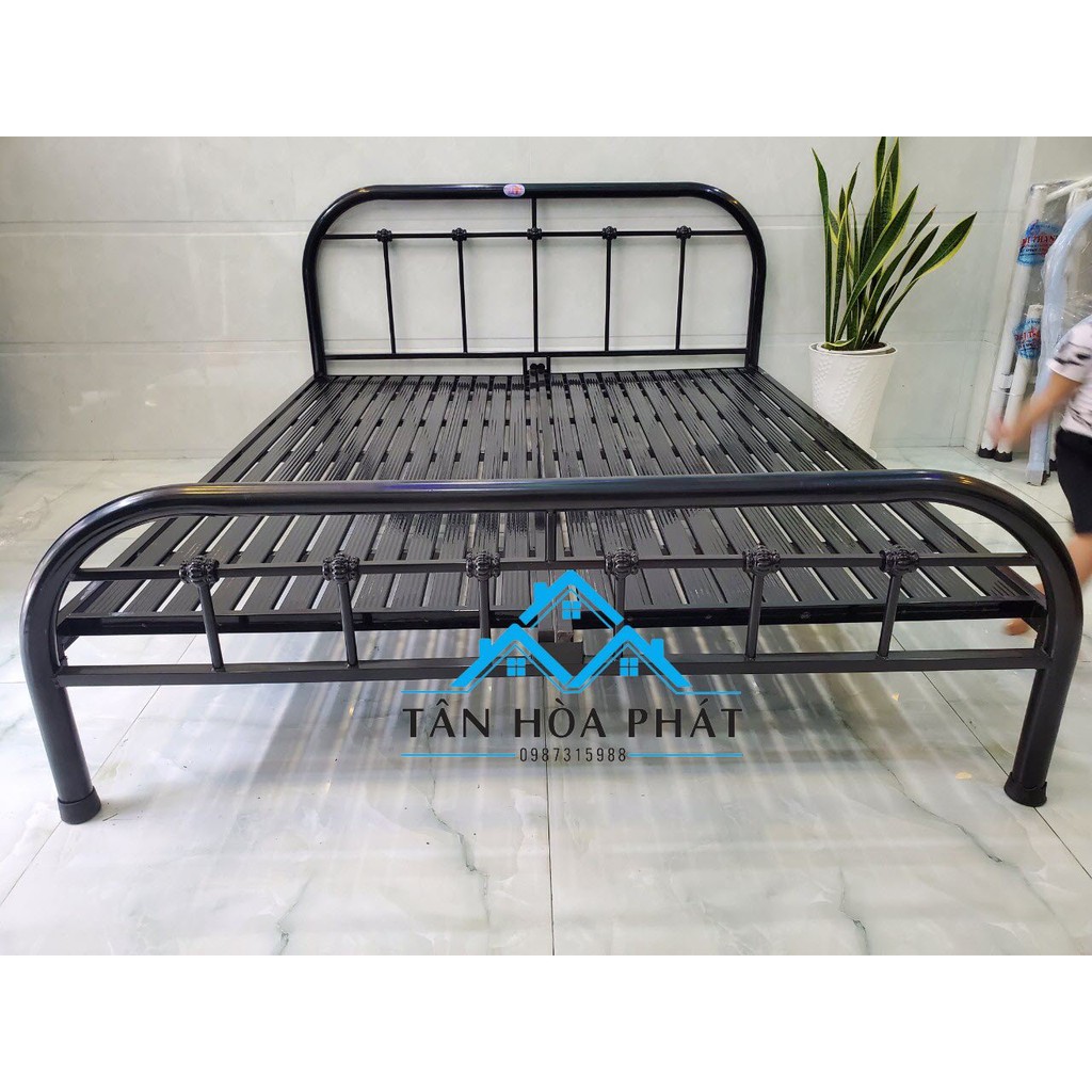 Giường sắt mỹ nghệ trân châu 1m6x2m