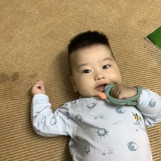 Tặng hộp đựng bằng nhựa - Gặm nướu silicon đeo tay minan chống rơi