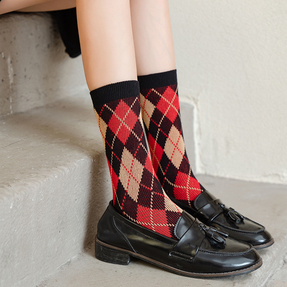 Đôi Vớ Cotton Họa Tiết Sọc Caro Nhiều Màu Sắc Thời Trang Cho Nữ