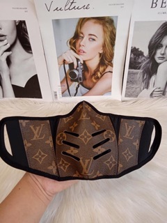 Khẩu Trang Lv