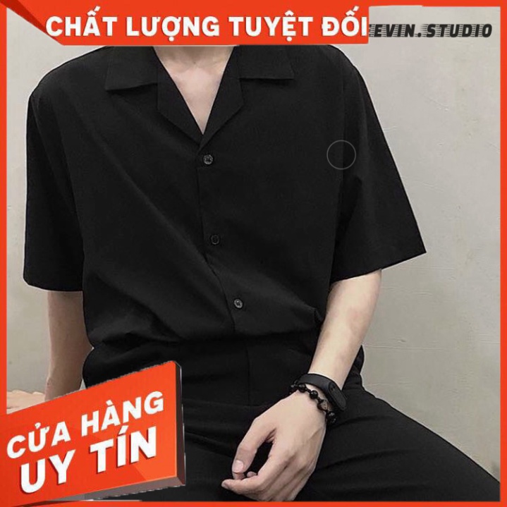 Áo sơ mi ngắn tay Nam Nữ Cổ Vest TRƠN trắng và đen - Kiểu sơ mi tay ngắn form rộng Leevin Store - Hàng nhập khẩu