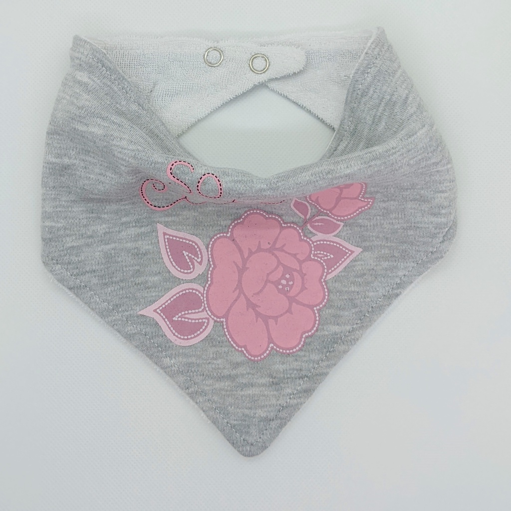 Yếm cho bé gái màu ghi họa tiết hoa hồng đáng yêu Mother's Choice - yếm tam giác chất liệu cotton TS3042A