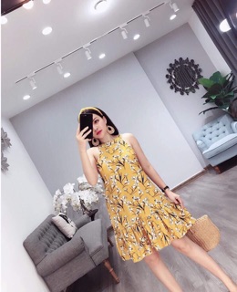 Váy cổ yếm chân bèo