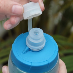 Bình Nước Dạng Bóp 750ml Có Vỏ Bọc Tiện Lợi