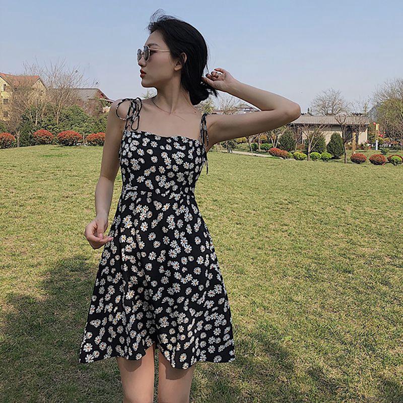 Đầm Xòe Hai Dây In Hoa Xinh Xắn