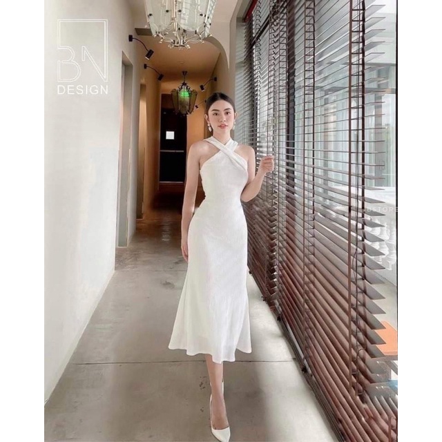 Váy Trắng cổ chéo