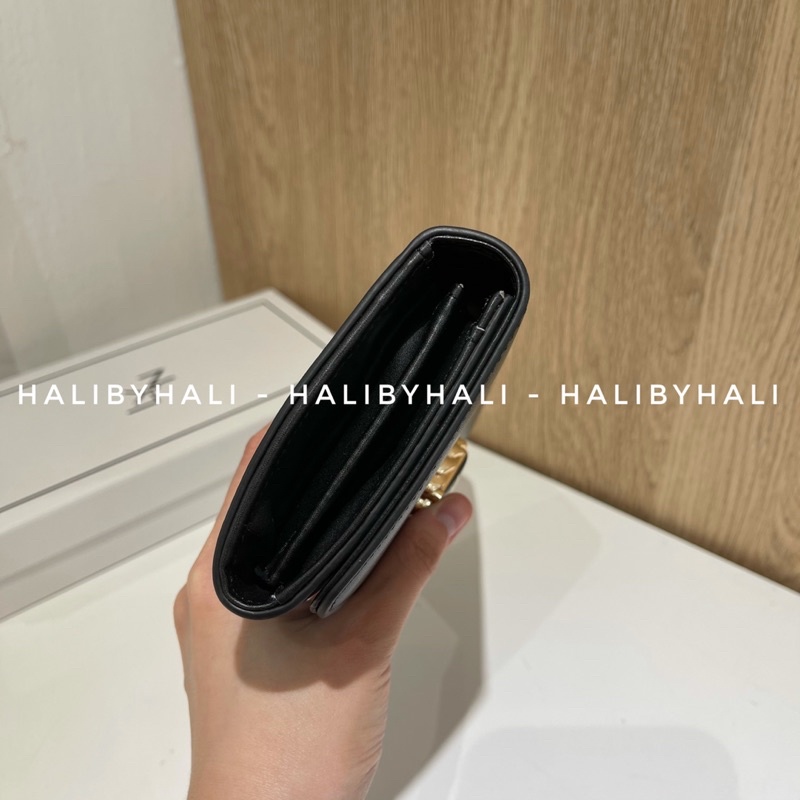 Ví Lyn dáng dài logo tròn