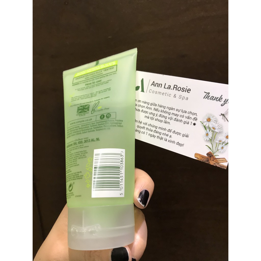 Sữa rửa mặt dạng Gel Simple Refreshing Facial Wash 150ml | BigBuy360 - bigbuy360.vn