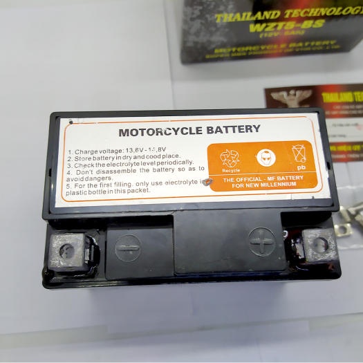 Bình ắc quy khô THAILAND WZT5 12V-5Ah kích thước ,lắp cho các xe wave,air blade... BẢO HÀNH 1 NĂM