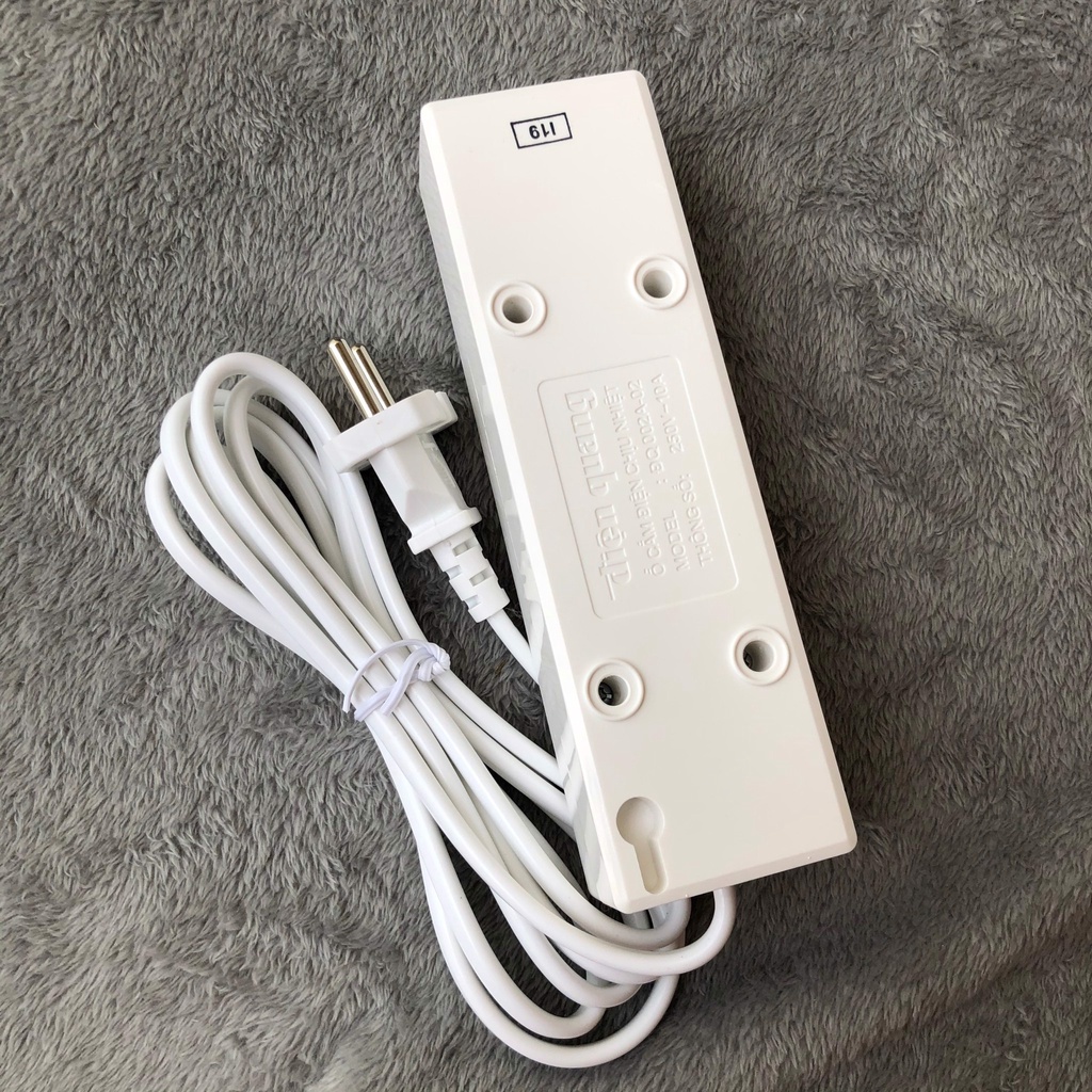 Ổ Cắm điện, Ổ cắm Điện Quang 3 lỗ chịu nhiệt, chống rò rỉ điện ĐQ 002A-02 bảo hành chính hãng