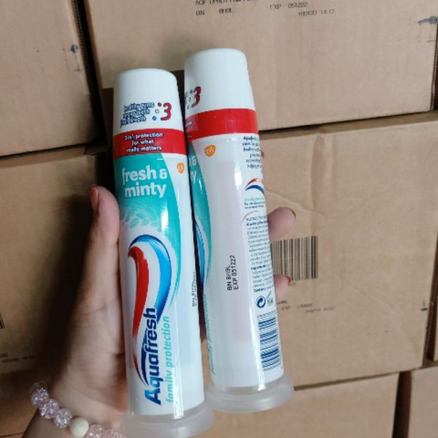 Kem đánh răng ống Aquafresh cho người lớn