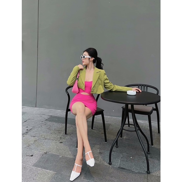 Áo vest lửng và Đầm body hở eo