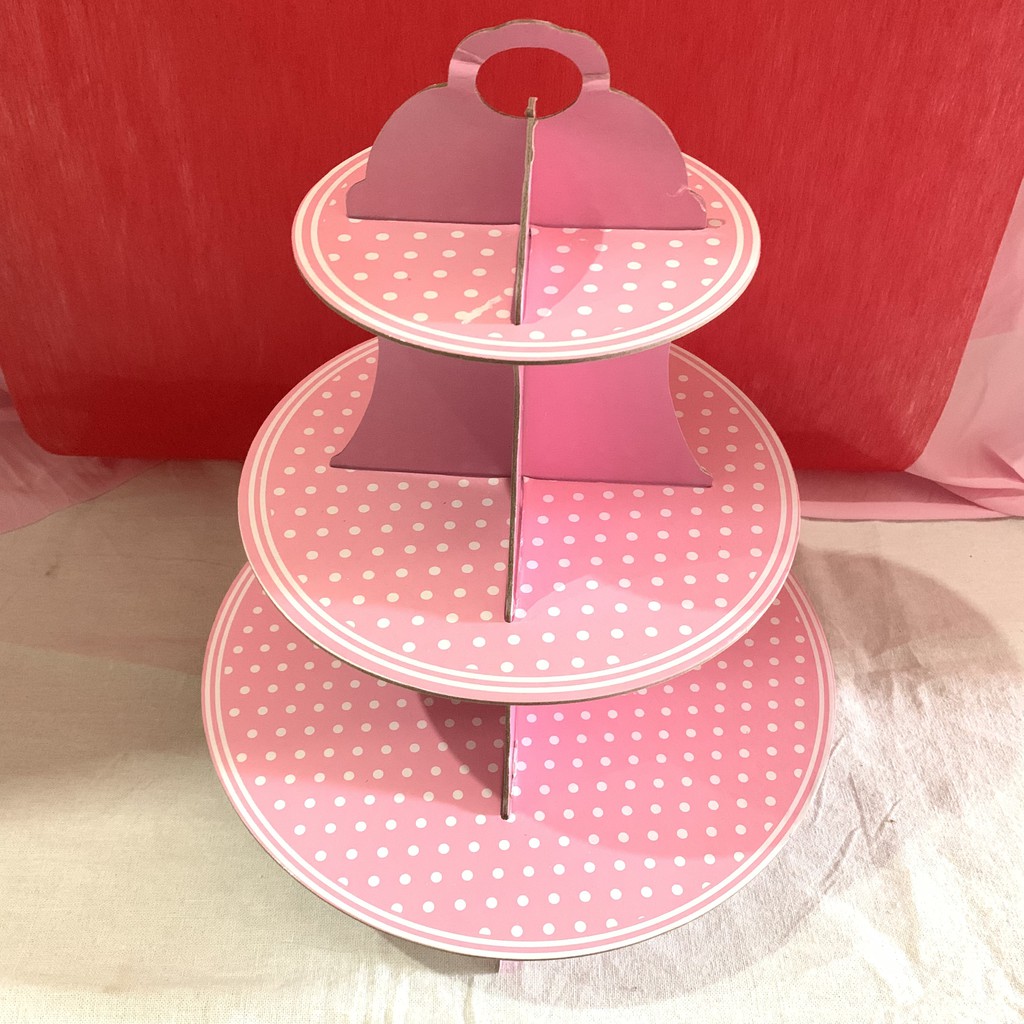 Tháp bánh cupcake 3 tầng trang trí
