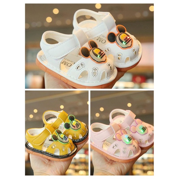 Giày tập đi cho bé chống trơn chống vấp đế mềm hoạt hình mickey có đèn sáng