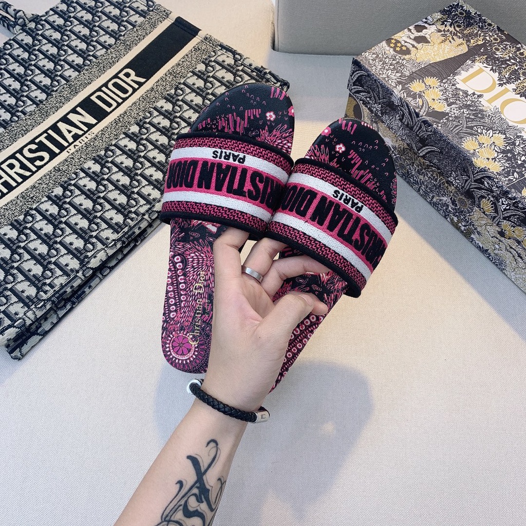 2022 Sandal Nữ Da Tổng Hợp Đế Phẳng Họa Tiết Mới