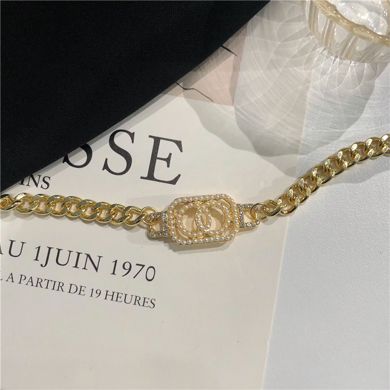 Vòng cổ choker dây xích mặt tròn đính hạt trai giả VC013 Leous Accessories