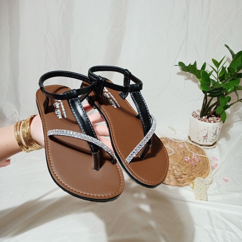 Giày sandal nữ kẹp xỏ ngón đính đá sành điệu trẻ trung quai chun co giãn hình chụp thật-TB Kẹp đá
