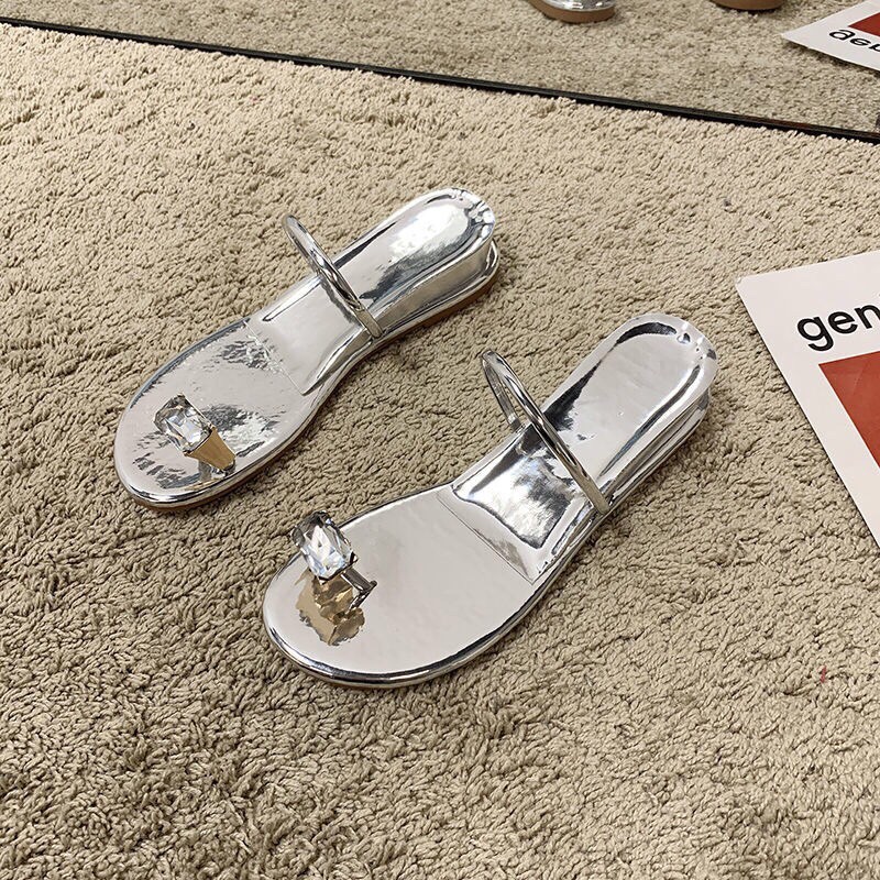 Dép đá ngón chân