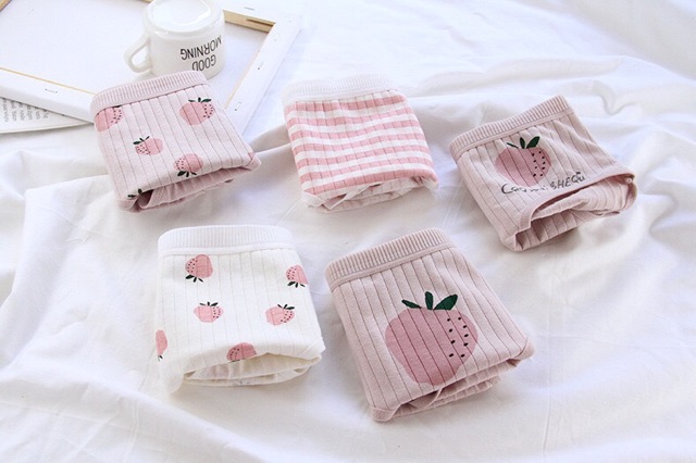 Set 10 quần lót cotton hoạ tiết dâu tây