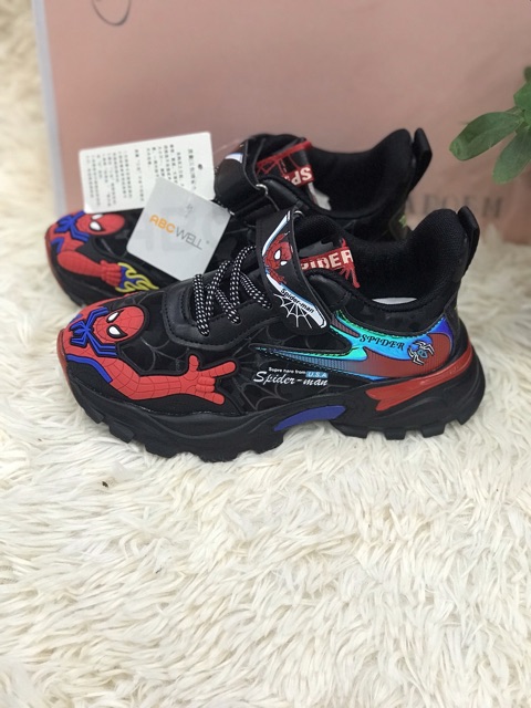 Giầy thể thao nhện siêu nhẹ