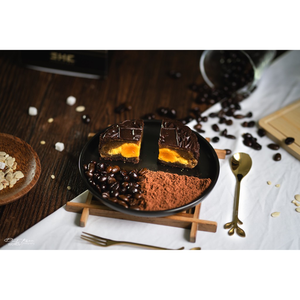 Hộp Bánh Trung Thu Cao Cấp Trăng Cười MN (SHE Chocolate) | BigBuy360 - bigbuy360.vn